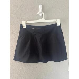CRZ Yoga black skort. Size missing but fits like a S or M. Waist measures 15in.